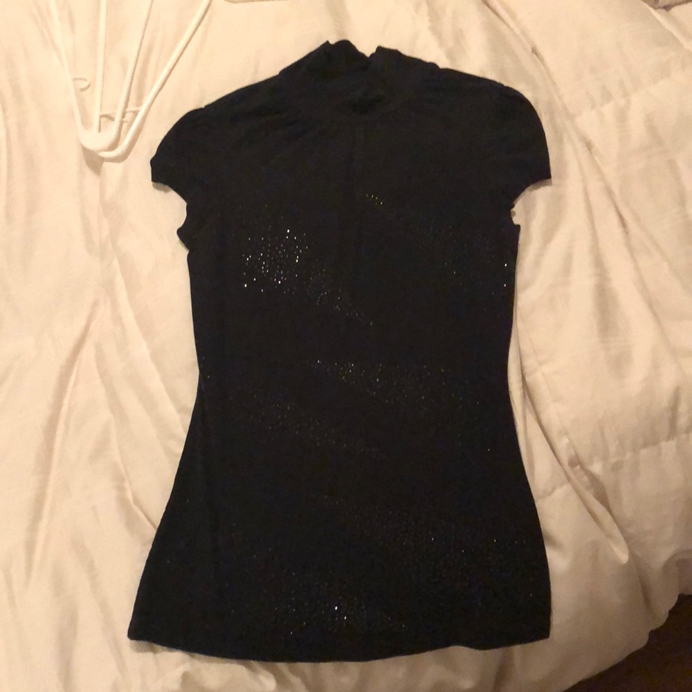 Black peephole top